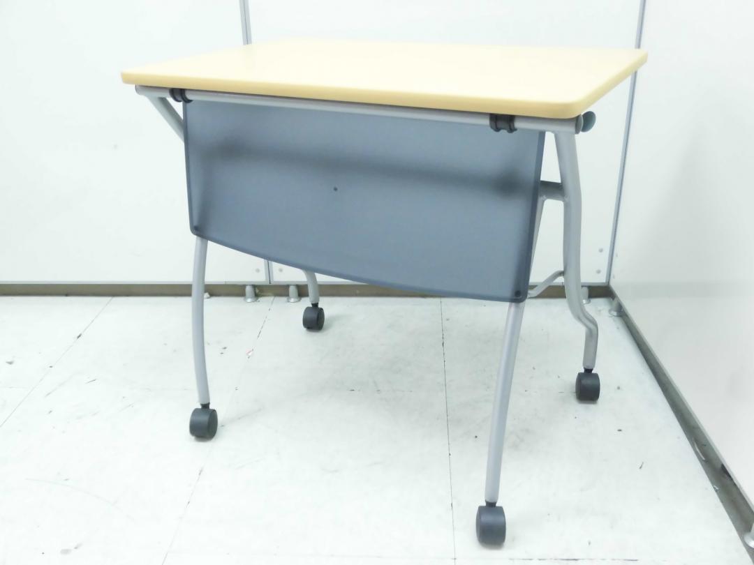 【15台入荷】良好品のフォールディングテーブル大量入荷！！　ちびスタック
                        プリエテーブル
                                    中古
            