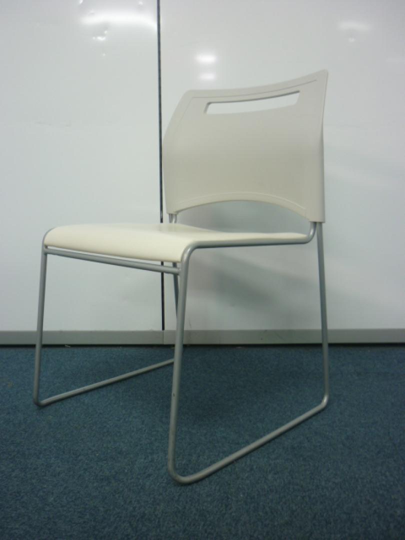 スタッキングチェア　ミーティング　会議用　椅子

                        
                                    中古
            