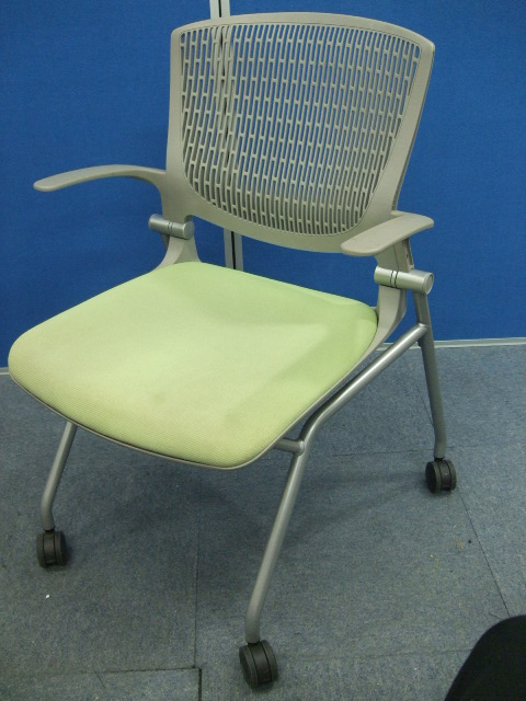 【ネスティングチェア】セットで如何でしょうか？
                        グラータ
                                    中古
            