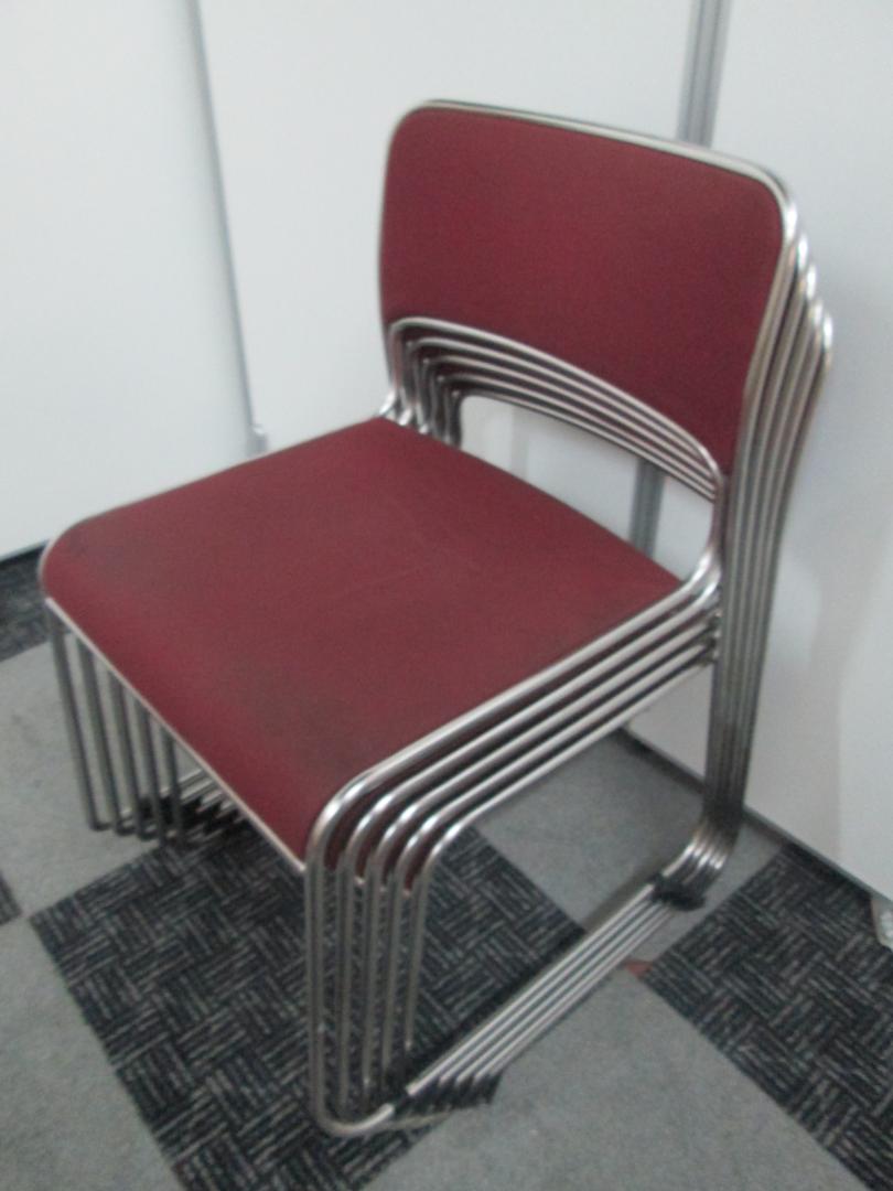 【限定１セット！】国産のスタッキングチェア５脚セットがこの価格！小さな穴あきが混在してる為限定特価！
                        
                                    中古
            