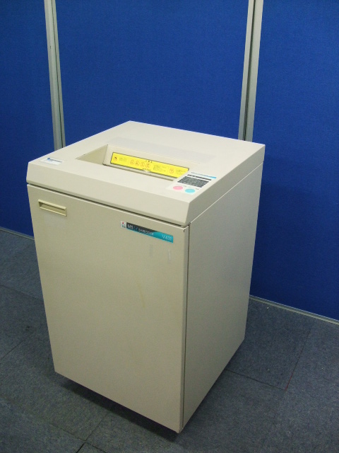 【全国配送承ります！！】静音タイプシュレッダー【最大20枚まで裁断できます】
                        
                                    中古
            