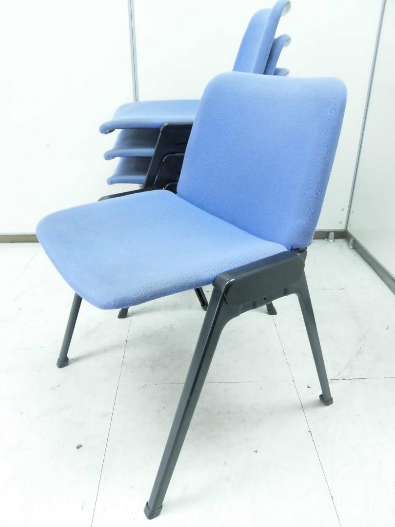【2セット入荷】スタッキングチェアの4脚セット　コクヨ製なのにこの価格！！
                        
                                    中古
            