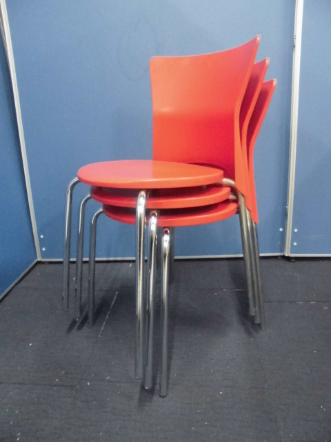 簡易スタッキングチェア3脚セット｜レッド｜プラ素材のため拭き掃除できます！【セット商品】
                        
                                    中古
            