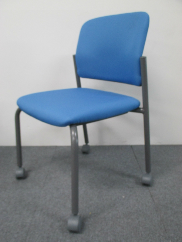 【16脚入荷】コクヨ製の鮮やかなミーティングチェア！キャスター付きでなおかつ重ねて収納が可能です！【ロット】【会議室】
                        
                                    中古
            