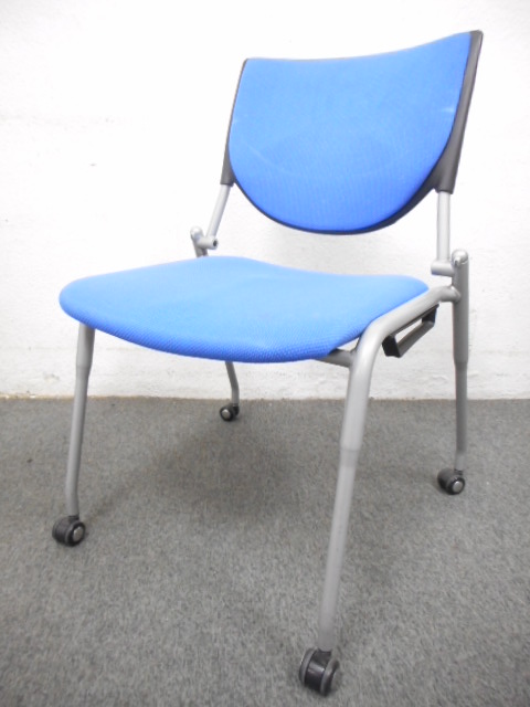 ■スタッキングチェア　ブルー　キャスター付　■オカムラ（okamura）　プロスタックチェア　背パッドタイプ
                        プロスタック
                                    中古
            