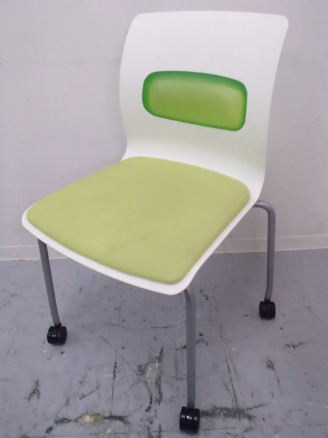 【デザイナーズ商品】｜ミーティングチェア｜グリーン色｜やさしくあなたを包み込みます！
                        ピクティス
                                    中古
            