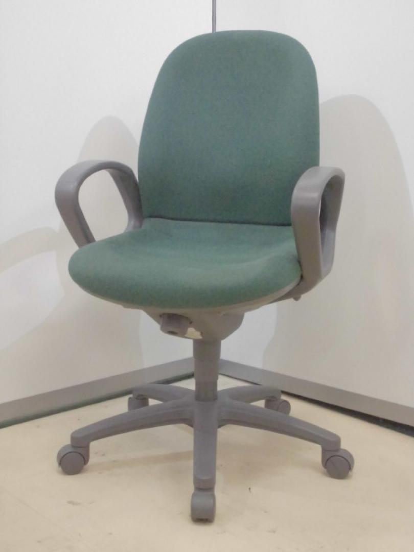 人気定番品｜コクヨ（KOKUYO)｜固定肘｜座面/背もたれ一体｜フィット感抜群
                        ダイナフィット
                                    中古
            