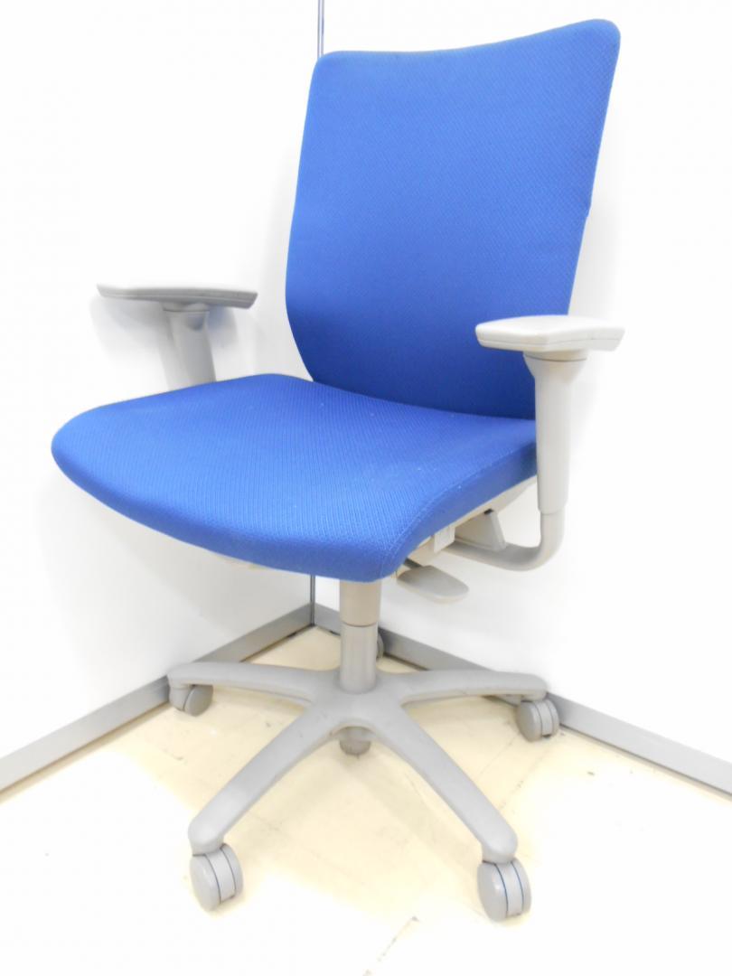 【オフィスチェア】　オカムラ(okamura)　【アドフィット(ADFIT)】　可動肘付　【事務椅子】
                        アドフィット
                                    中古
            