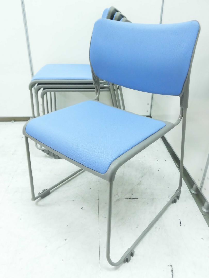 【限定1セット】状態がかなりいいです！　オカムラ製スタッキングチェア4脚セット【セット商品】
                        8104
                                    中古
            