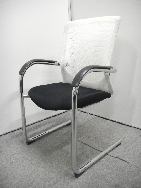 【肘付きミーティングメッシュチェア】【内田洋行製】【残り2脚！】【人気のホワイト！】
                        レジア
                                    中古
            