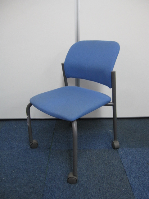 【状態○】会議用チェア　キャスター付き　明るめブルー　重ねて収納もOK！　※中古　ミーティングチェア　スタックチェア
                        
                                    中古
            