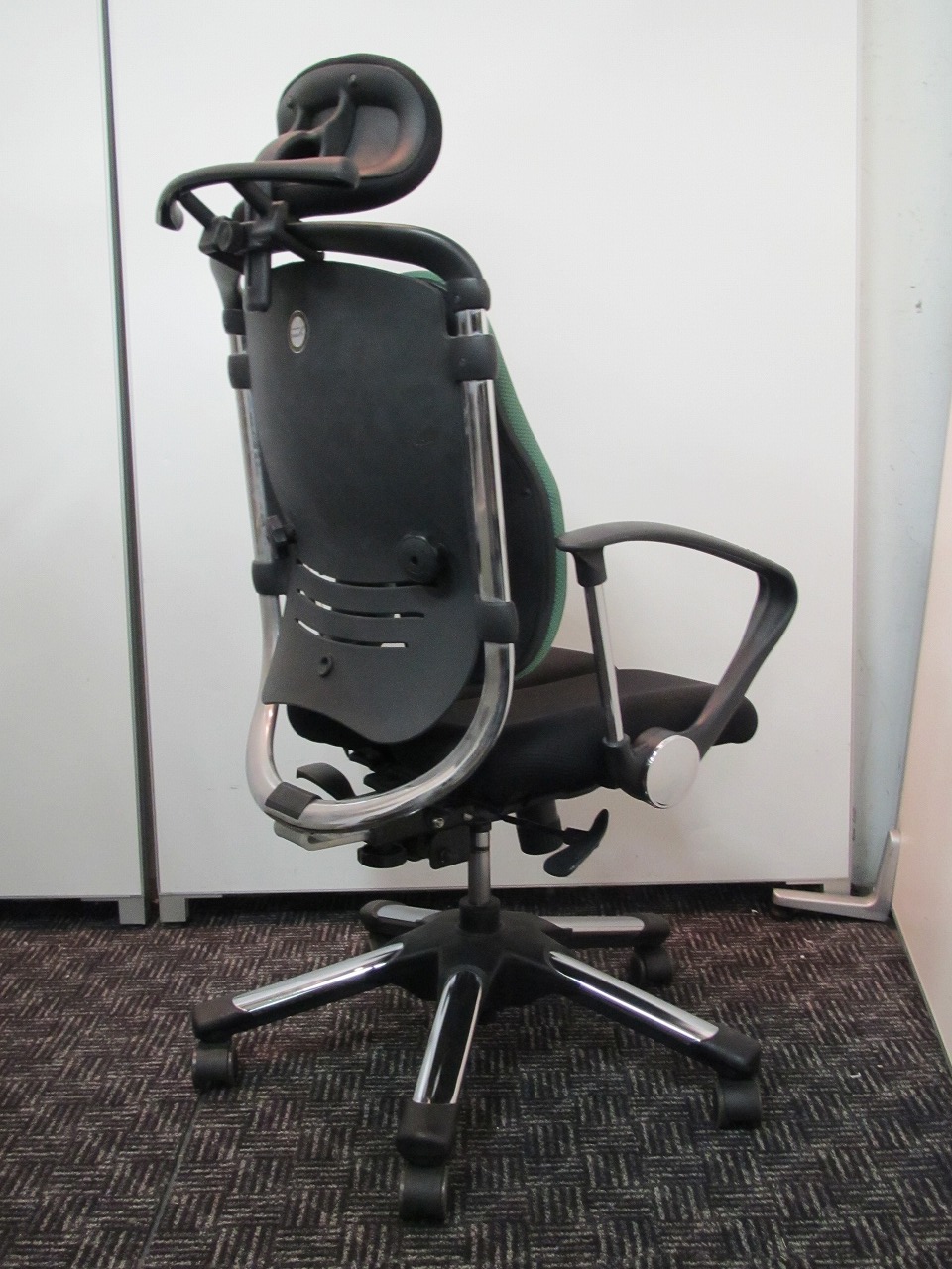 中古】 No.10-0654918 肘付ハイバックチェア 136511 - 中古オフィス 