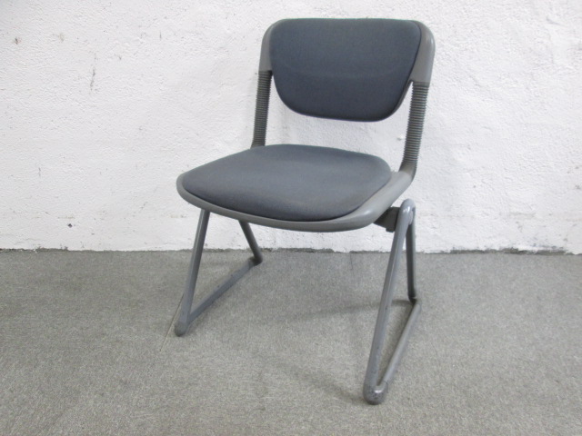 【イトーキ製バーテブラシリーズ】　【スタックチェア】
                        バーテブラ
                                    中古
            