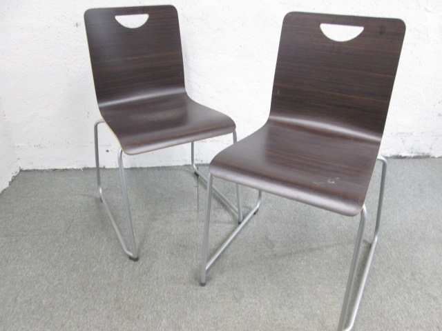 【通常価格の10％OFF！】オカムラ製　木製スタックチェア【お得な2脚セット商品】
                        
                                    中古
            