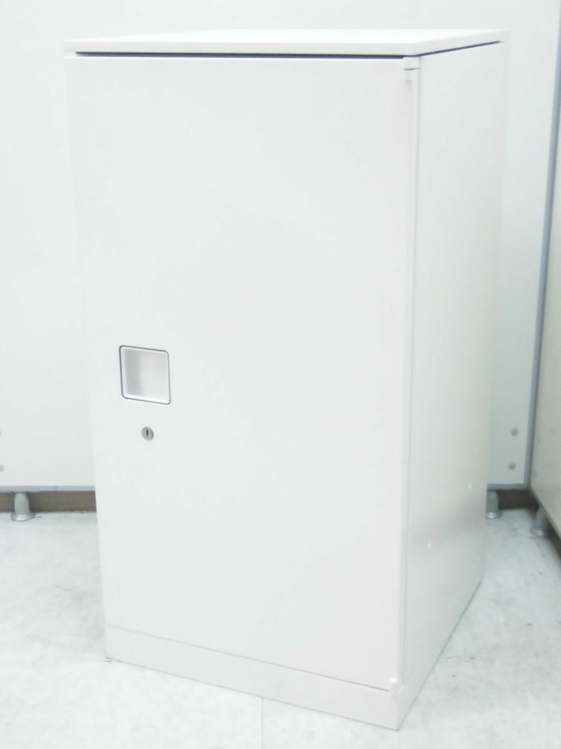 【美品1台入荷】　コンパクトサイズの片開き書庫　人気のホワイト色　【希少在庫】
                        レクトライン
                                    中古
            