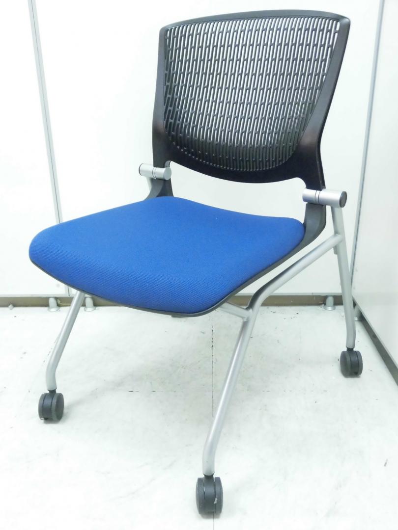 【4脚入荷】ブルーのアクセントがおしゃれなオカムラ製ネスティングチェア　美品です！！
                        グラータ
                                    中古
            