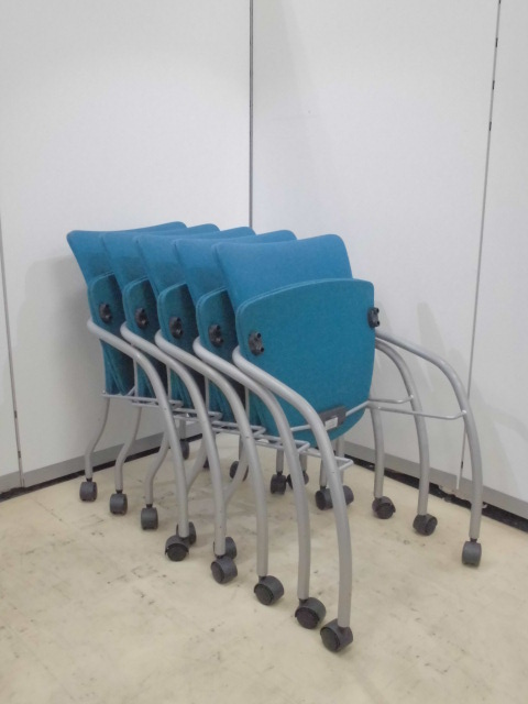 セット商品　5脚セット！　スタッキングできるのでセットがオススメです
                        プリエ
                                    中古
            