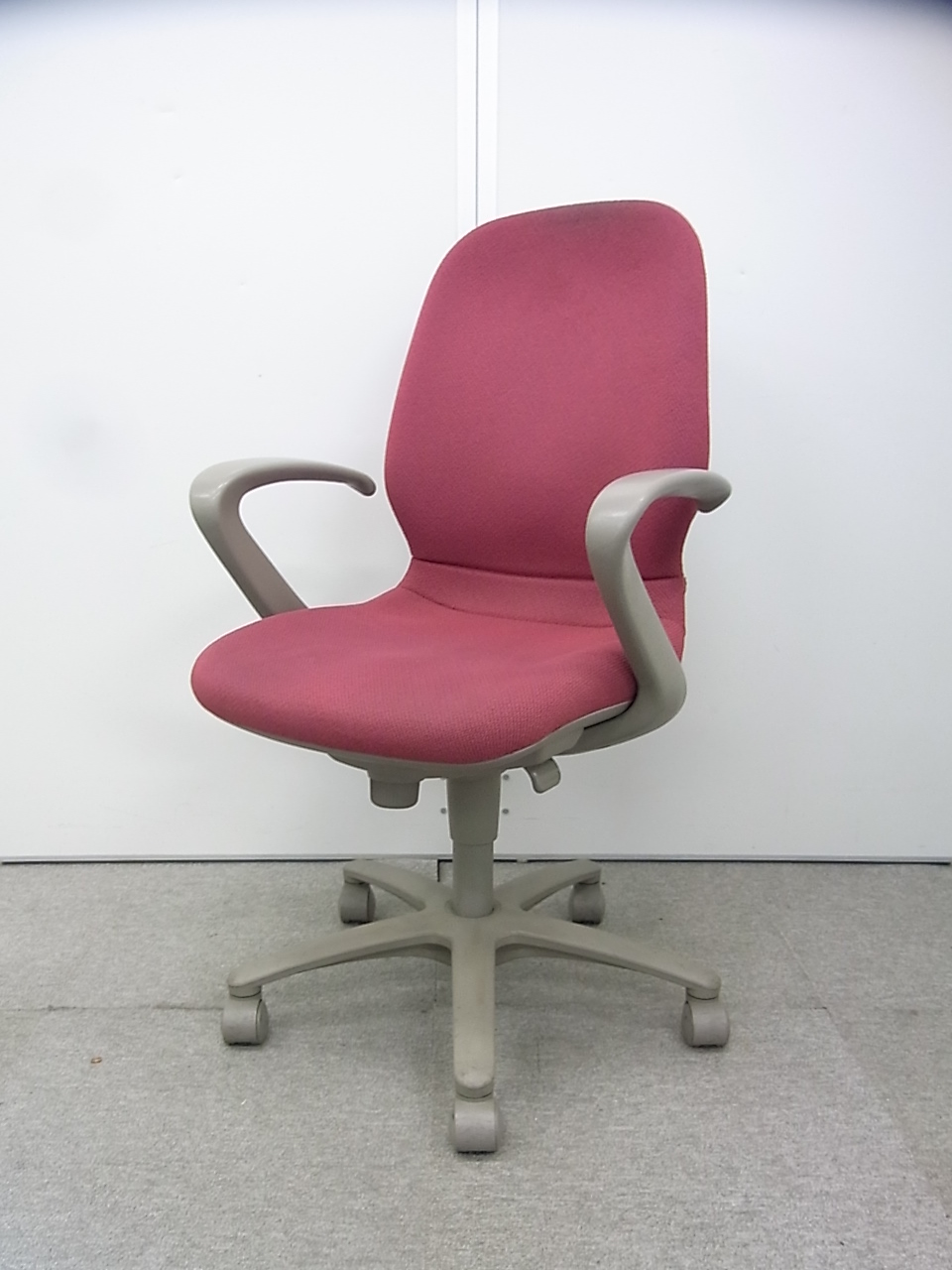 【1脚限定入荷】オカムラ製　CXシリーズ　肘付きハイバックチェア　レッド色【安心の国内メーカー】
                        CX
                                    中古
            