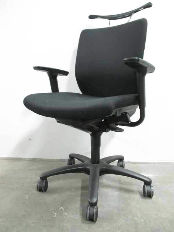 【70脚の大量入荷！状態良好！】優れた機能性とフィット感　ADFIT 肘付きオフィスチェア 可動肘付き　コートハンガー付き 人気のブラックカラー【ロット】【中古OAチェア】
                        アドフィット
                                    中古
            