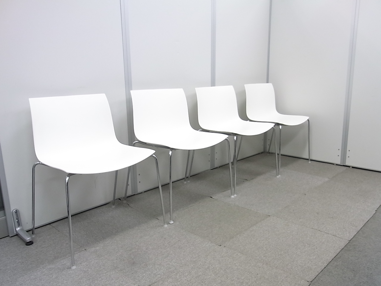 【オススメ！4脚セット】オカムラ製 Catifa(キャティファ)チェア■ミーティングチェア1脚にもこだわりたい！そんなお客様にオススメです！
                        Catifa(キャティファ)
                                    中古
            