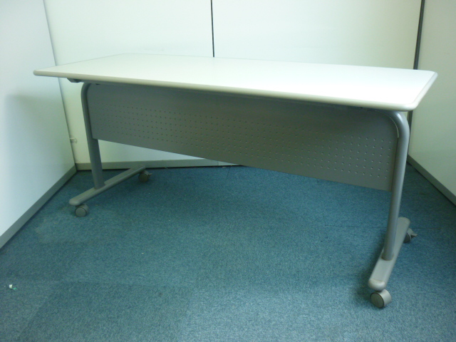 【中古】国内メーカー　定番　扱いやすいサイドスタックテーブル入荷！！■
                        
                                    中古
            