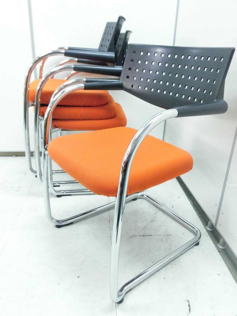 【４脚１セット価格】デザイナーズ家具、洗礼された重厚感が素敵！
                        ビザビ
                                    中古
            