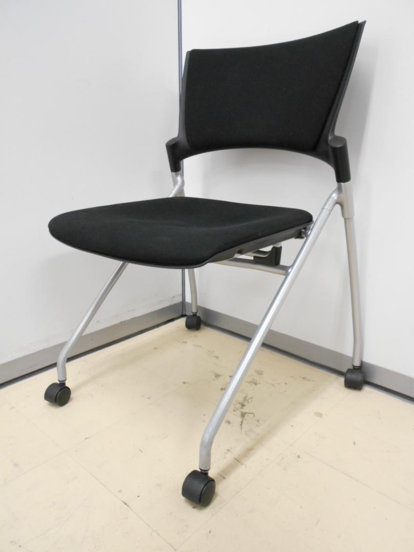 イトーキ製　マノスチェア　キャスター付き
                        マノス
                                    中古
            