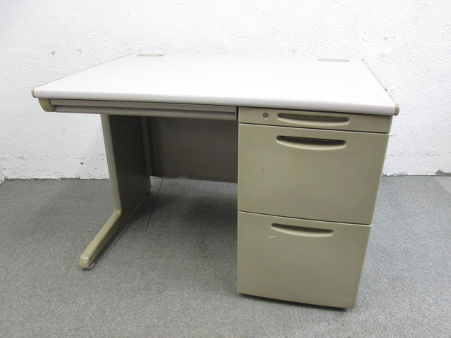 オカムラ製SDシリーズ片袖机【ブラウン色】コンパクトな幅1000㎜タイプ【一部天板に部材欠品有り、お安くなっております】
                        SDデスクシステム
                                    中古
            