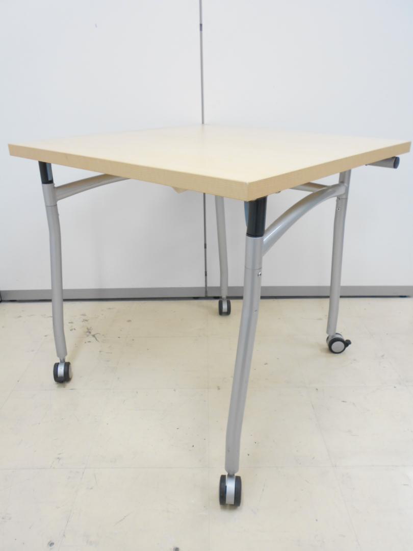 イトーキの跳ね上げ式スタックテーブル【レア】【早い者勝ち】
                        
                                    中古
            