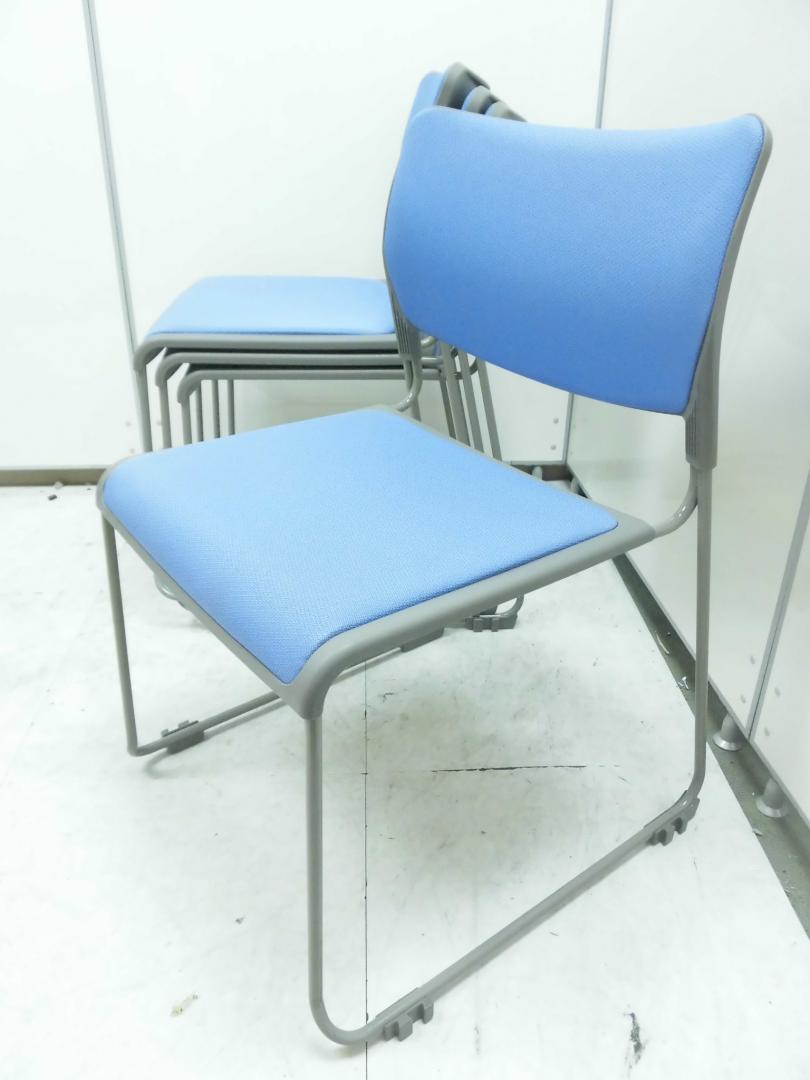 【2セット限定】使い勝手の良いスタッキングチェア4脚セット商品　オカムラ製で状態かなり良いです
                        8104
                                    中古
            