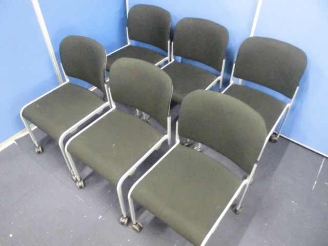 【キャスター付】スタッキングチェア/ミーティング用チェア6脚セット｜プラス(PLUS)製｜ブラック【セット商品】
                        
                                    中古
            