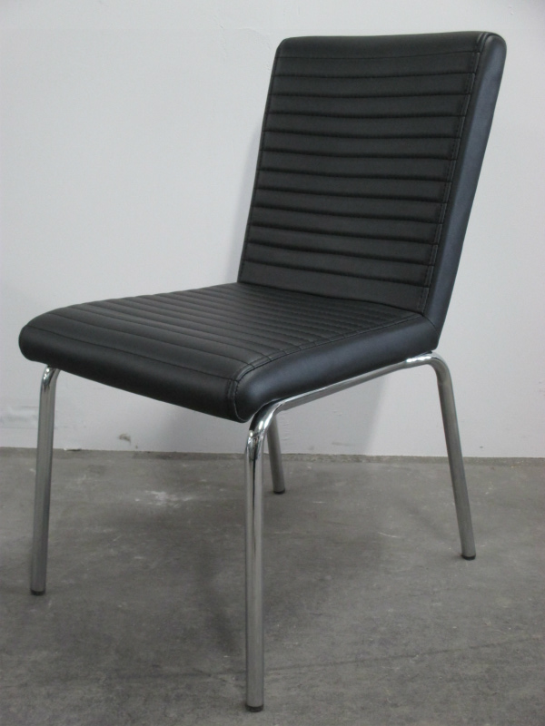 【2台入荷！】やわらかいクッション性！シックな深いブラックカラーのチェアです！【レア】【中古オフィス家具】	
                        
                                    中古
            