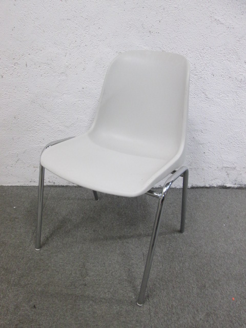 【人気のホワイト色】スタックチェア【お手入れ簡単プラスチック素材です】
                        
                                    中古
            