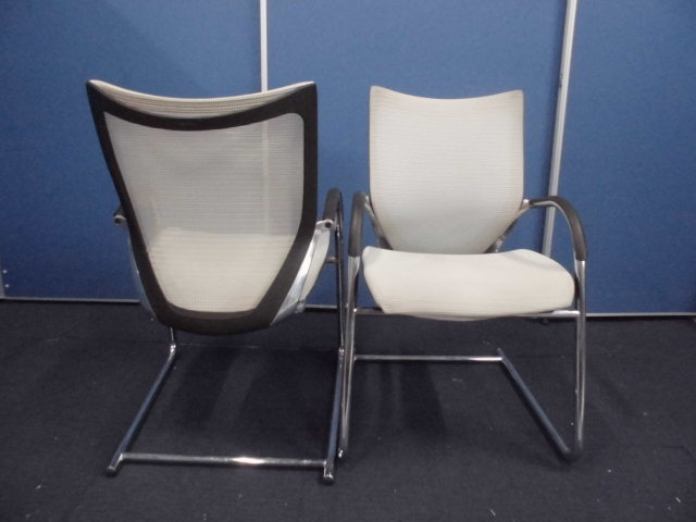 【大人気のバロンシリーズ】ゲストチェア/ミーティングチェア２脚セット｜ホワイト【セット商品】
                        バロン
                                    中古
            