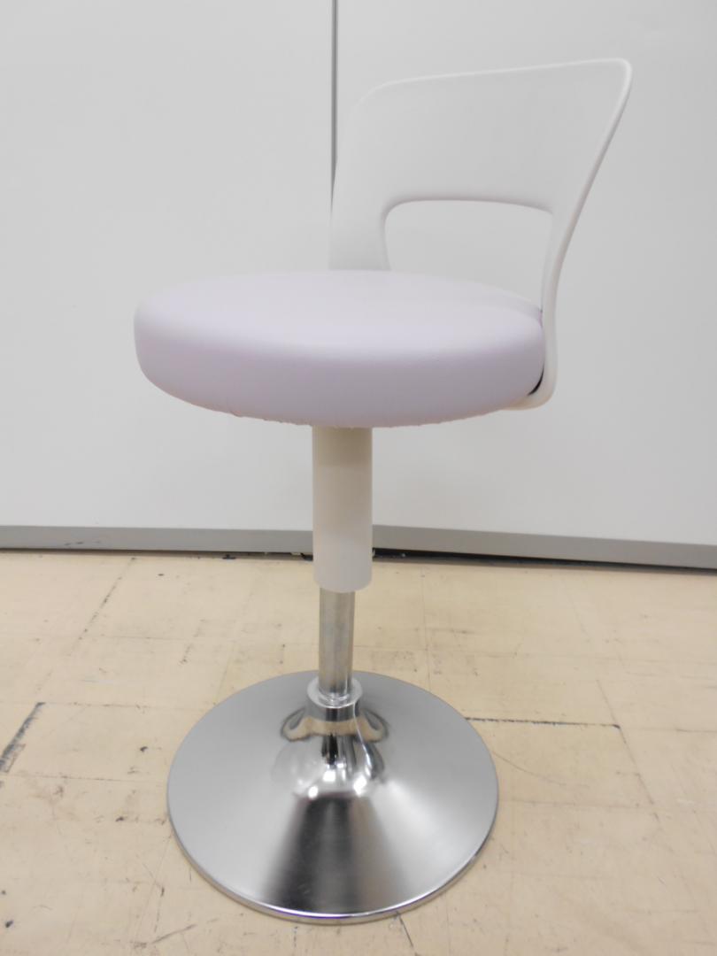 ナイキ製の可愛らしいチェアが入荷致しました　E672-LV
                        
                                    中古
            