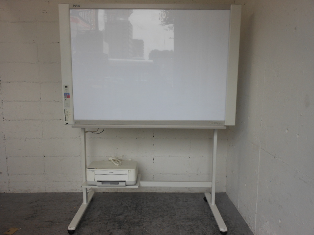 会議内容を効率よく共有！人気のOAボード入荷です！！
                        
                                    中古
            