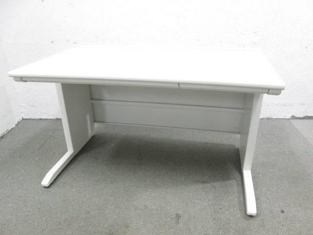イトーキ製CXシリーズ平机【幅1200㎜奥行き715㎜タイプ】【人気のホワイト色】
                        CX
                                    中古
            