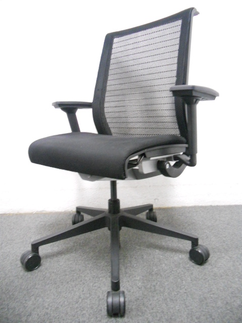 【★人気商品！】■シンクチェア【可動肘】ブラック　■スチールケース【Steelcase】Thinkチェア【メッシュ】 
                        ThinkChair 【 シンクチェア 】
                                    中古
            