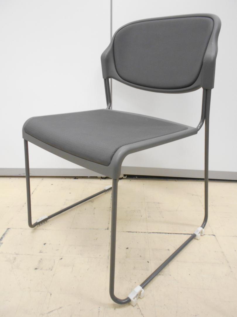 サンケイ製スタッキングチェア　ループが入荷いたしました！
                        ループチェア
                                    中古
            