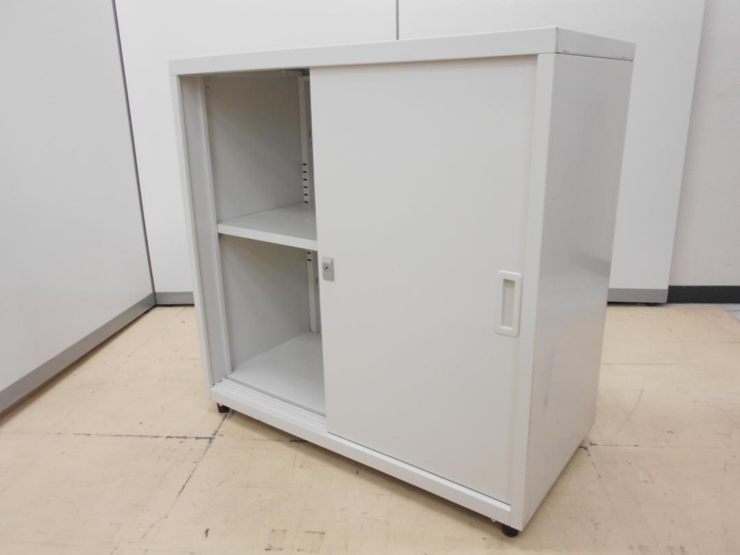 スチール引き違い書庫　珍しいロータイプ
                        
                                    中古
            