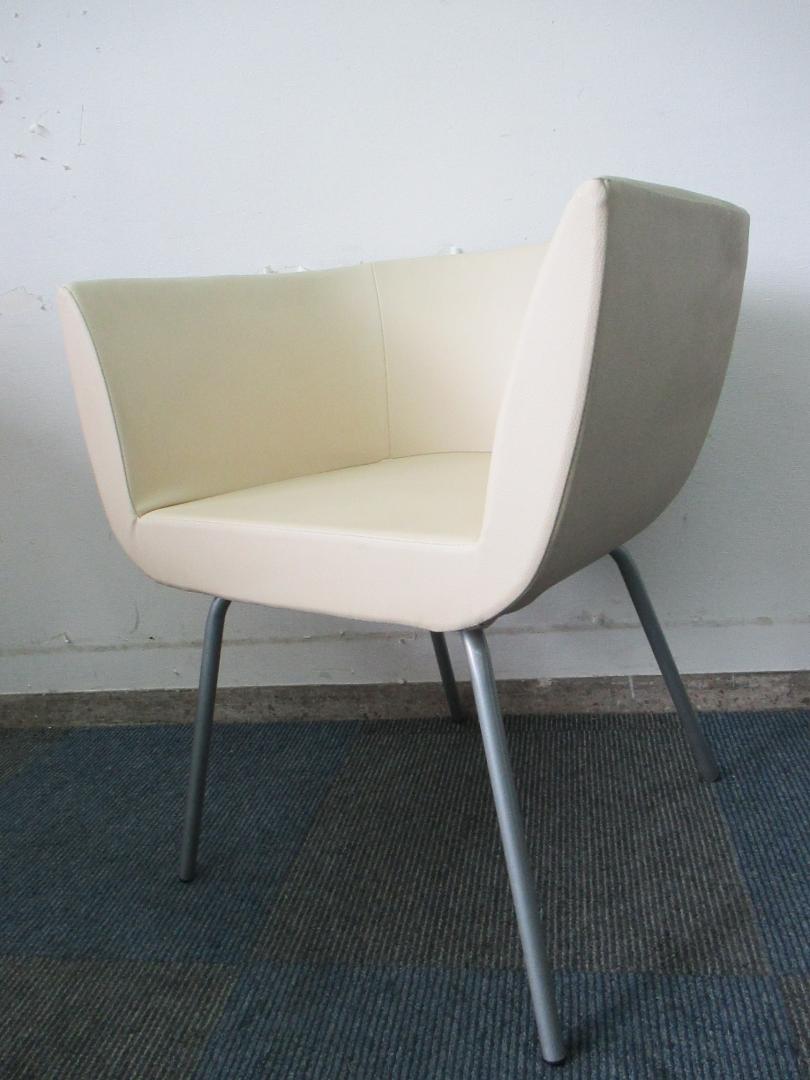 【デザイン性あるミーティング用】ミーティングチェア【ご自宅用としても！】
                        
                                    中古
            