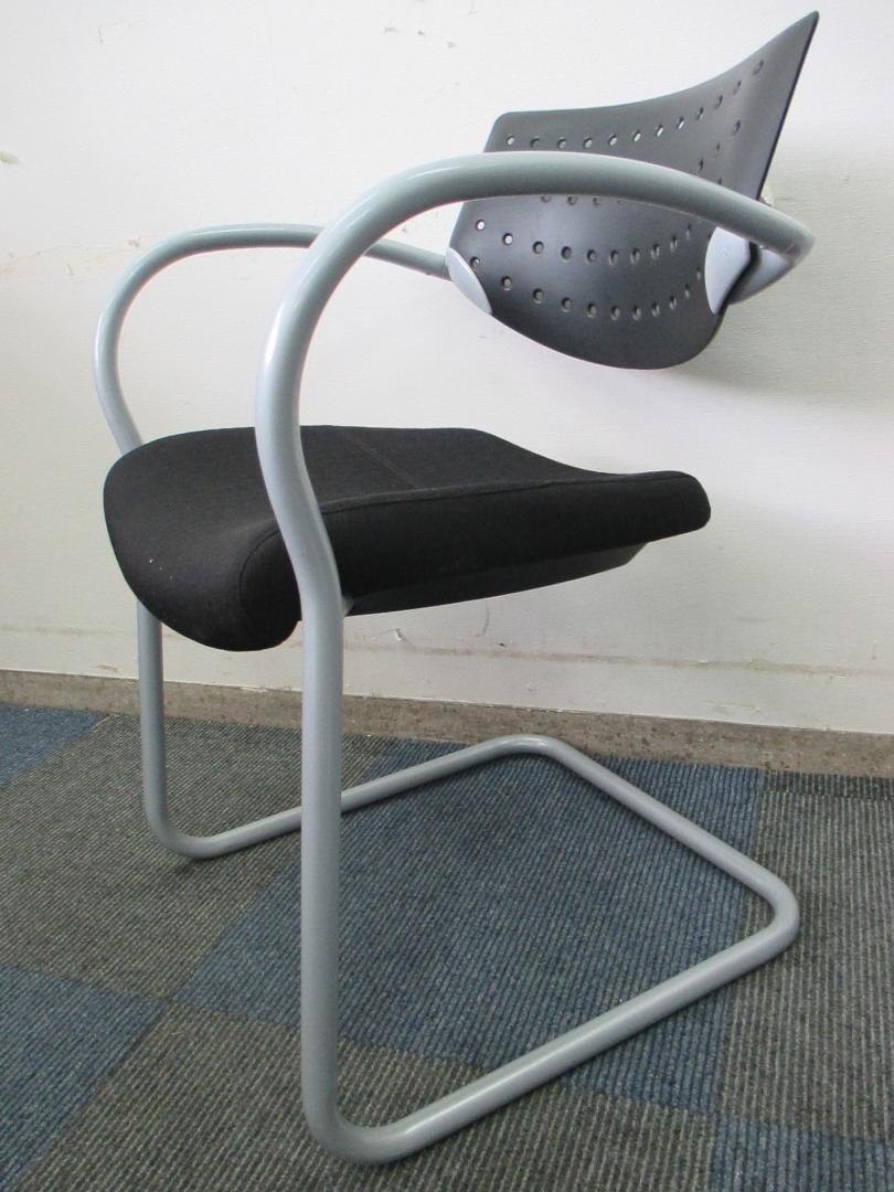 【状態良好品】キールハワー製　オルソチェア【デザイン性抜群!!】
                        オルソ
                                    中古
            