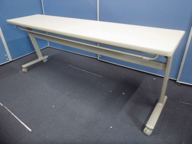 【ラスト１台のため半額】オカムラ｜サイドスタックテーブル｜ニューグレー｜ミーティングなどに！
                        
                                    中古
            