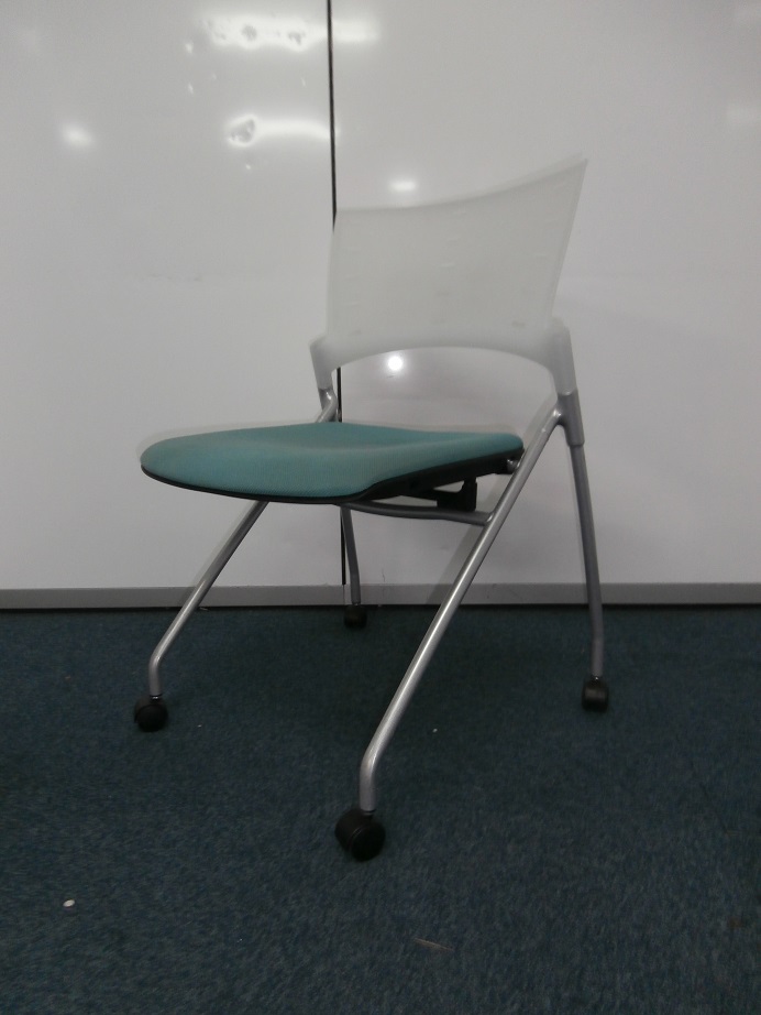 【イトーキ製】【ネスティングチェア】在庫限りの淡いグリーンです！
                        
                                    中古
            