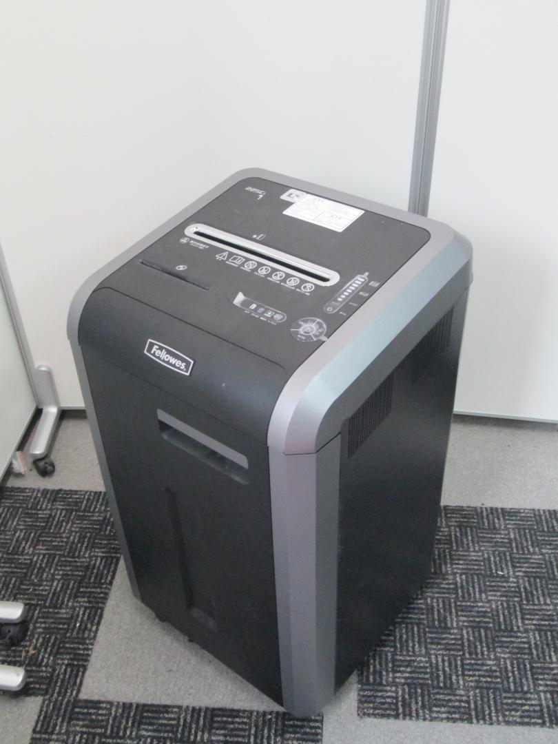 Fellowes.　225CIシュレッダー　入荷しました!!
                        
                                    中古
            