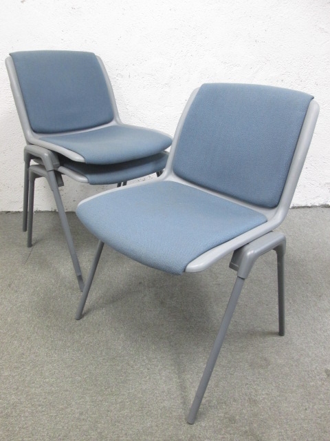 【通常価格の10％OFF！】イトーキ製スタックチェア【お得な3脚セット】【セット商品】
                        
                                    中古
            