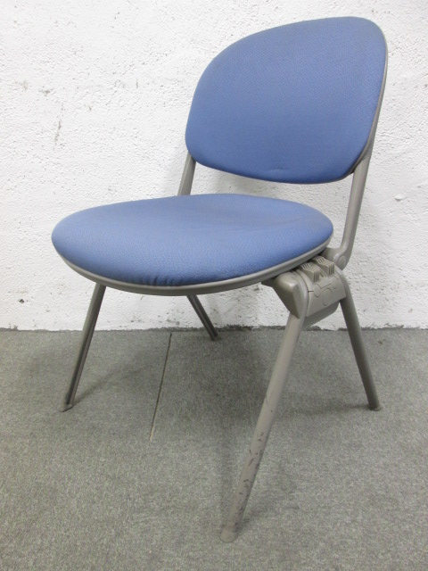 オカムラ製スタックチェア【座面に厚みがあり快適な座り心地です】【使わない時は重ねてコンパクトに収納可能】
                        
                                    中古
            