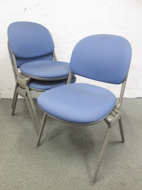 【通常価格の10％OFF！】オカムラ製スタックチェア【座面に厚みがあり快適な座り心地です】【使わない時は重ねてコンパクトに収納可能】【お得な3脚セット】【セット商品】
                        
                                    中古
            