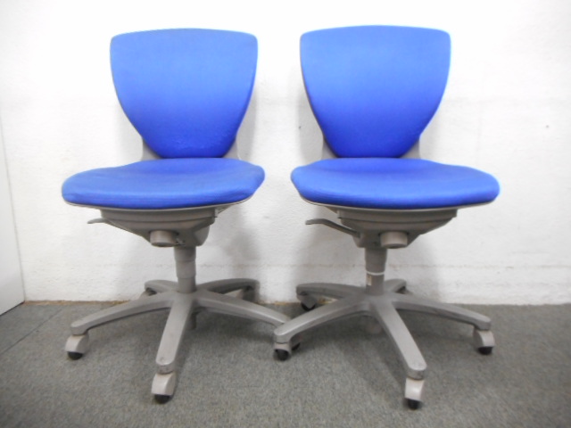 ■ジオナードチェア2脚セット【ブルー】【肘無】【ゴムキャスター】【コクヨ】　■【KOKUYO　GIONAD】【セット商品】
                        ジオナード
                                    中古
            