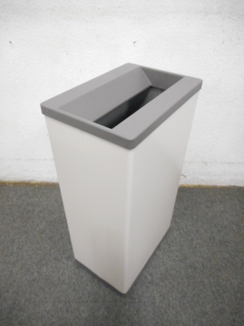 ■ダストボックス　■スチール製　■コクヨ【KOKUYO】　■ゴミ箱　リサイクルボックス
                        ダストボックス
                                    中古
            